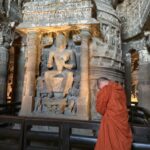 ห้วงเวลาแห่งศรัทธา: ณ เบื้องหน้าพระสถูปในถ้ำหมายเลข 26 แห่งอชันตา