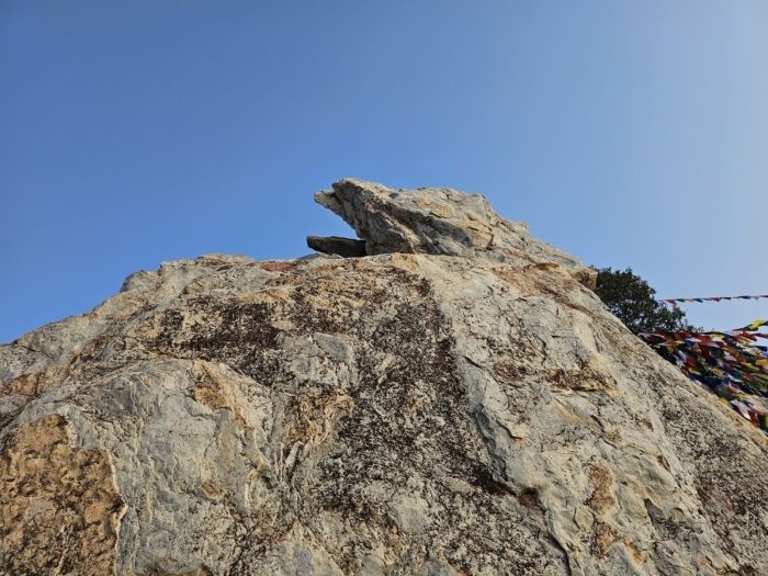 เปิดตำนาน เขาคิชฌกูฏ (Vulture's Peak) แห่งราชคฤห์: ตามรอยพระพุทธเจ้าสู่ยอดเขาแห่งปัญญา