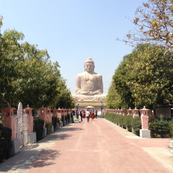 พระพุทธรูปปางสมาธิองค์ใหญ่ (Great Buddha Statue): สัญลักษณ์แห่งความสงบ ณ พุทธคยา