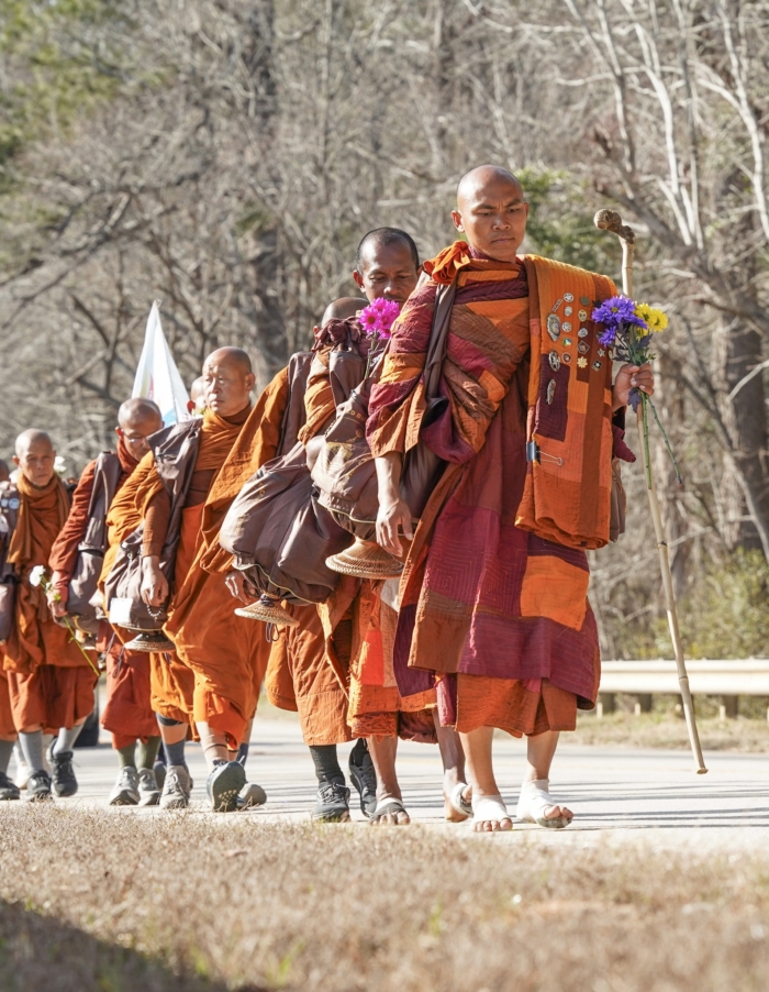 ถอดบทเรียนล้ำค่า: เราได้รู้อะไรจากการ "เดินเพื่อสันติภาพ" (Walk for Peace) ของพระสงฆ์?